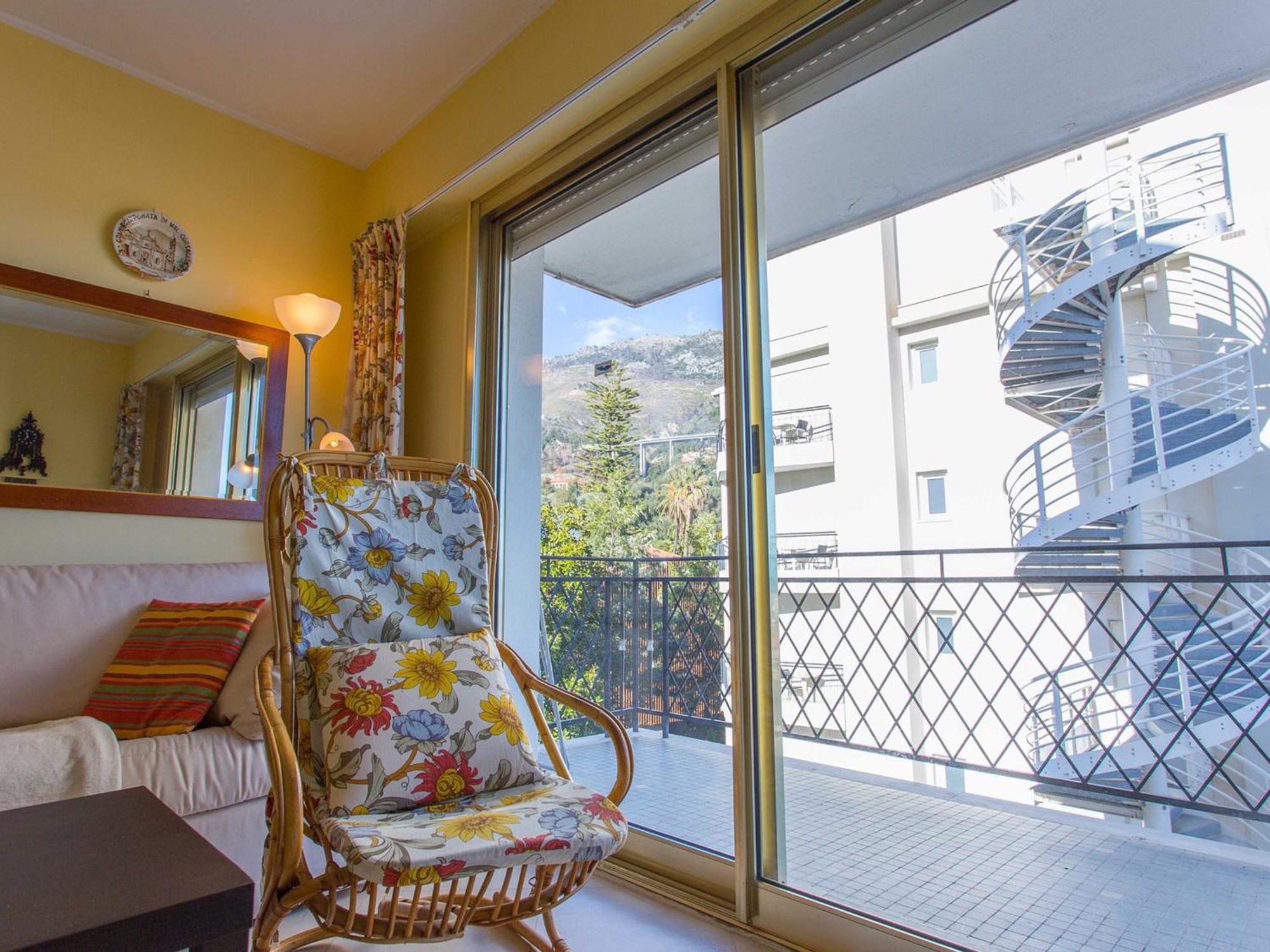 Apartment 2p Avec Terrasse, Proche Des Plages Et Du Centre De - Fr-1-196-160